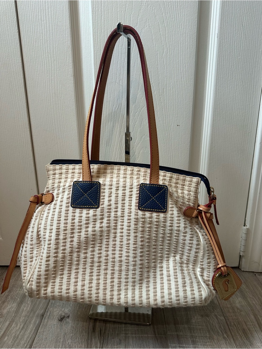 Dooney & Bourke shoulder bag